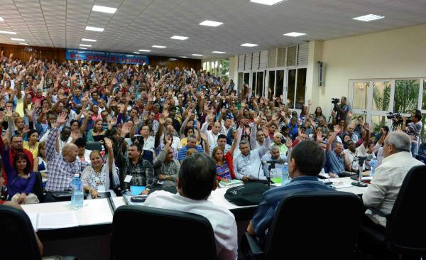 Sesión plenaria de la Asamblea Provincial del Partido Comunista de Cuba (PCC), en la Escuela del Partido Cándido González, en Camagüey, el 14 de noviembre de 2015. ACN FOTO/ Rodolfo BLANCO CUÉ/ rrcc
